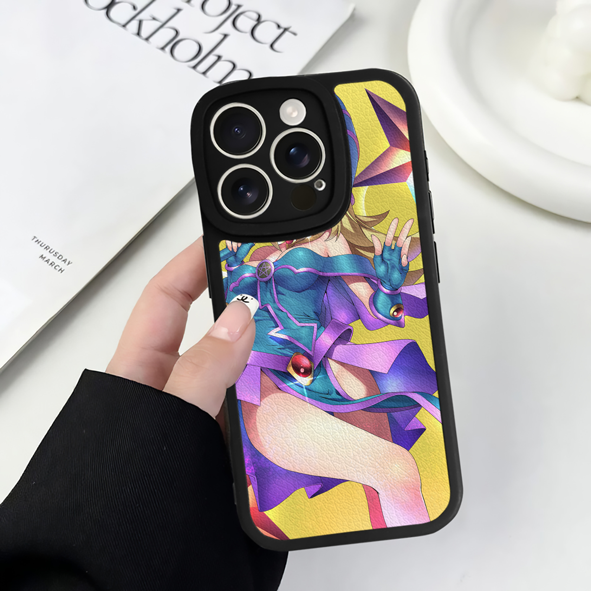 （画像用） 遊☆戯☆王 Yu-Gi-Oh! 【iPhone 16シリーズ対応】シリコンスマホケース（レザー調） 材質：シリコン